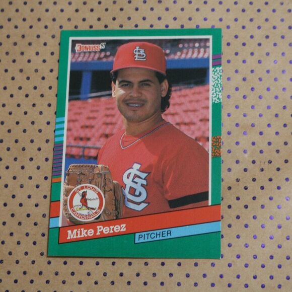 Mike Perez #615 Baseball Card - Picture 1 of 2